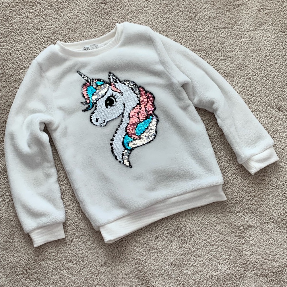🦄 H&M fleece sweater with flip sequins 4-6x
